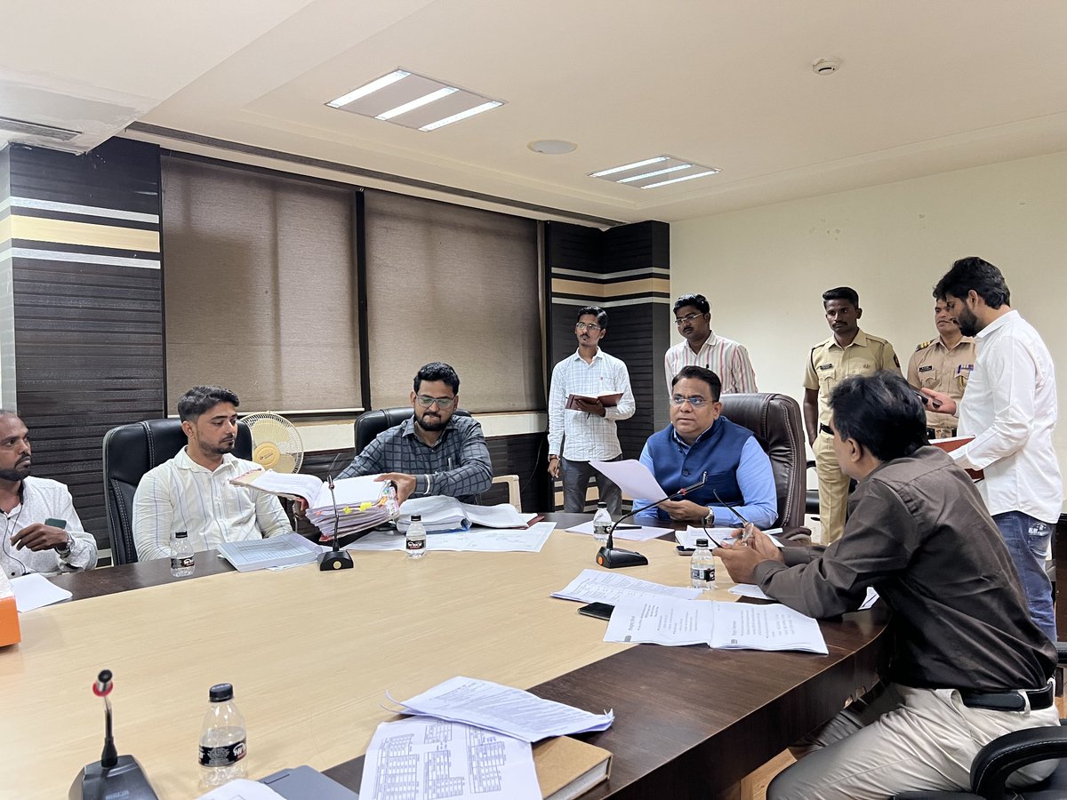 rais_shk's tweet photo. Had a joint review meeting on the 100 MLD project today with representatives from Patnawar, MGP, and other key stakeholders. Discussed progress, challenges, and next steps to ensure timely execution. Public interest remains my top priority. #100MLD #Bhiwandi https://t.co/MrIKH2IpBO