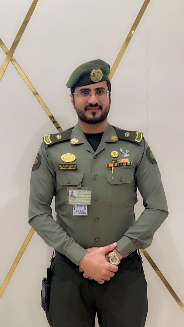 Zhran013's tweet image. تتقدم إدارة وأعضاء #ملتقي_زهران_العناصي 
بـ أجمل التهاني والتبريكات 
لــ #عبدالعزيز_عبدالخالق_الكناني_الزهراني 
بمناسبة صدور الامر الملكي بترقيه لرتبة(#رائد)
سآئلين الله له العون والتوفيق في خدمة الدين ثم المليك و الوطن .