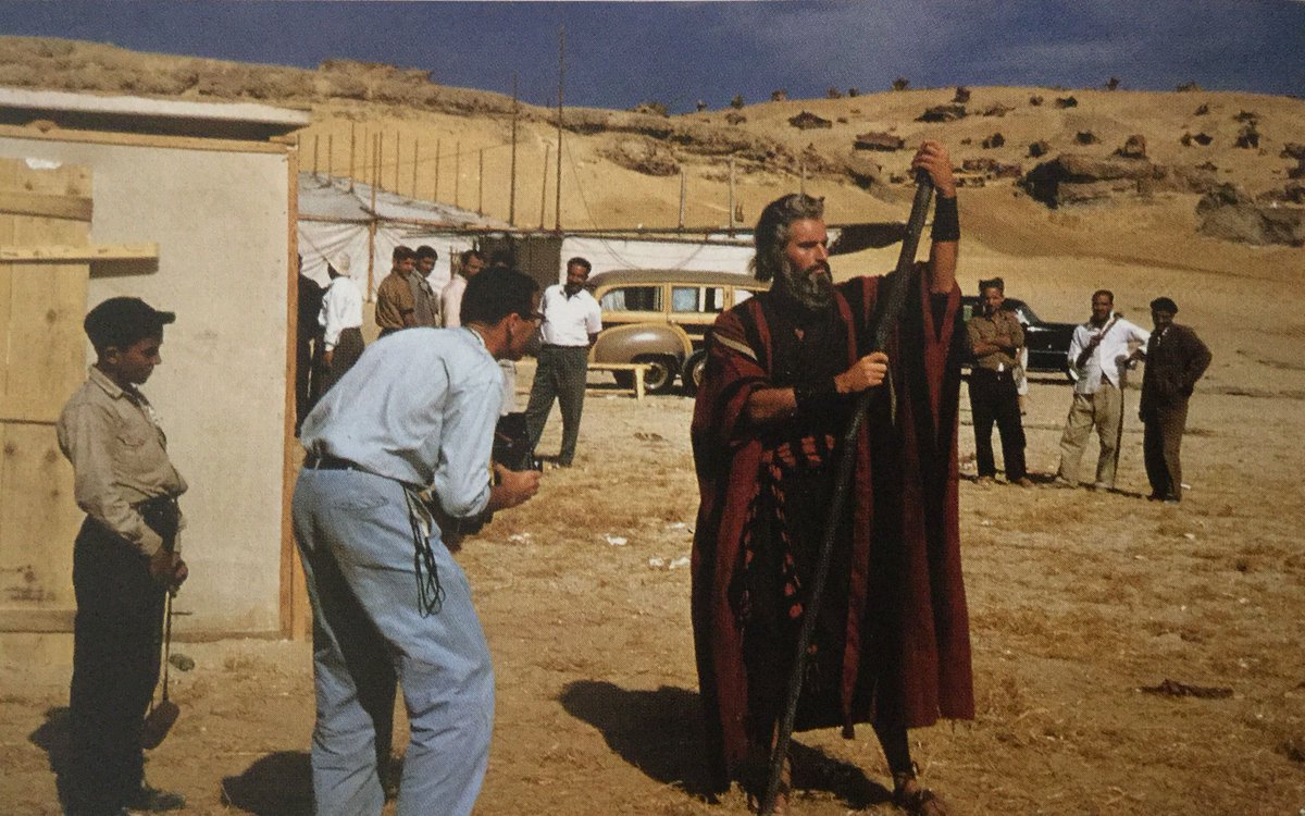 goldenagefilm's tweet photo. Some more great #BTS photos from DeMille’s 1956 classic Biblical epic, The Ten Commandments, with an all-star cast featuring Charlton Heston, Yul Brynner, Anne Baxter, John Carradine, Edward G. Robinson, Vincent Price and Yvonne De Carlo. https://t.co/SzQUohUqgQ