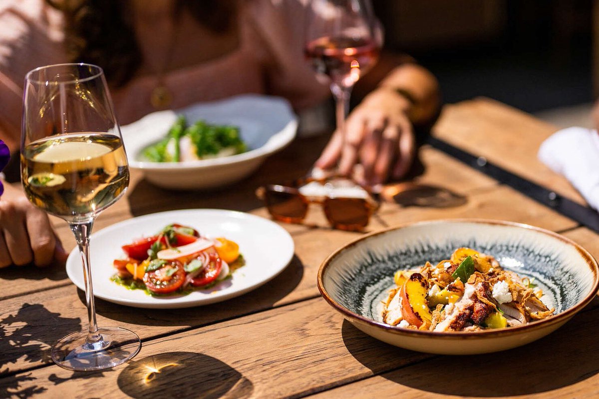 The_Guardhouse's tweet photo. Summer feasting never looked so good 🌞

This July &amp; August we’ll be celebrating all that summer has to offer with a taste bud-tingling seasonal menu. Enjoy 2 courses for £18, or 3 for £22, available Mon – Fri from 1st July.

@YoungsPubs #summermenu #youngschefs https://t.co/iV9aLid7gm