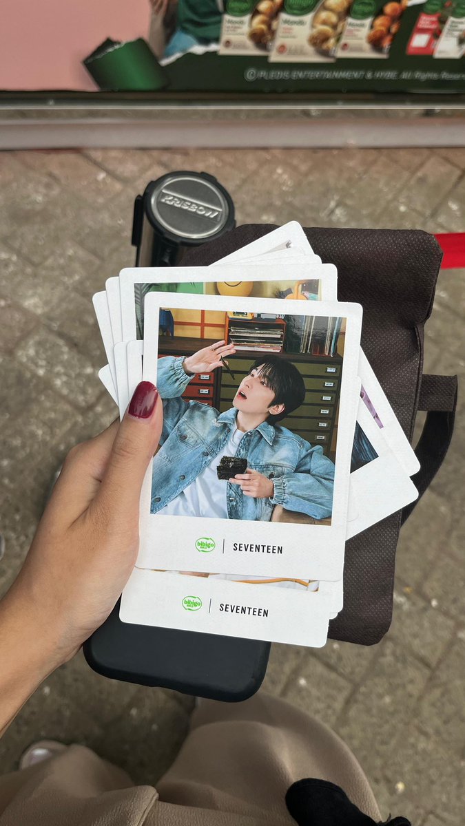 ldhyuckkk's tweet photo. ada yang mau sharing polaroid svt bibigo ga gaiss? 

polaroid + 3 Seawed 50k (bisa pilih member)

incl adm oren + packing

kalo mau bisa dm yaa https://t.co/EjMJ6hR2wb