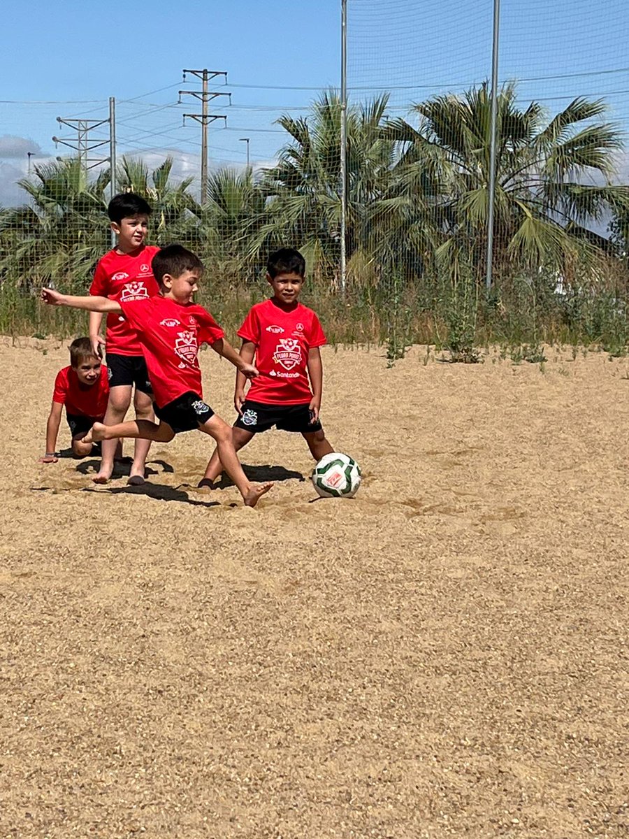 Este día 3️⃣ ha estado lleno de compañerismo y pasión por el fútbol 🙌⚽

📸 ¡Y eso se nota en cada foto!