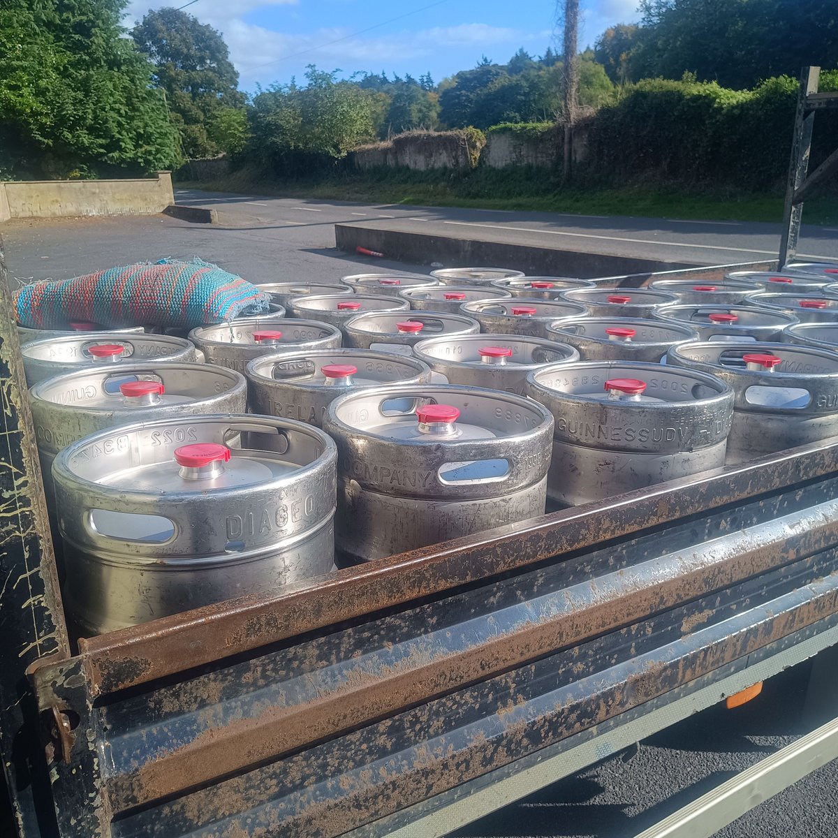 There's a reason we ❤️ Wednesdays #deliveryday #freshguinness
