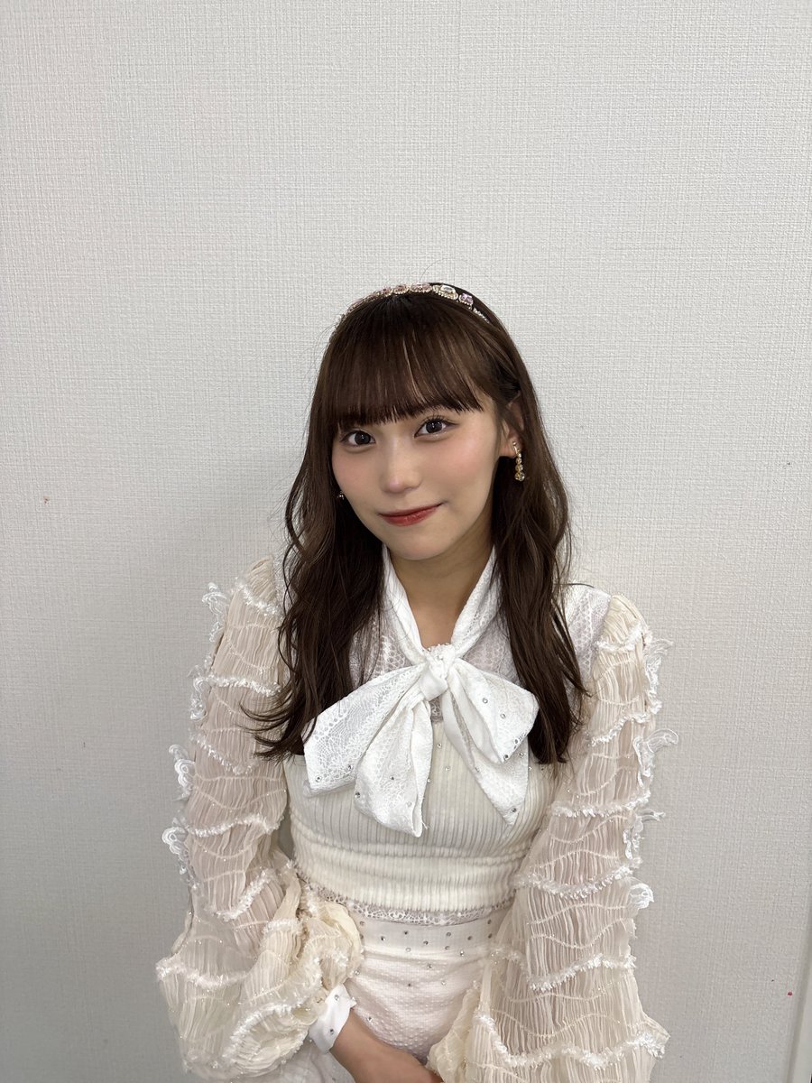 #目撃者公演 ありがとうございました！一部出演できず申し訳ありません。頼もしい仲間たちに感謝です。ありがとう。

腕を組んで、初めてのセンターでした🫧