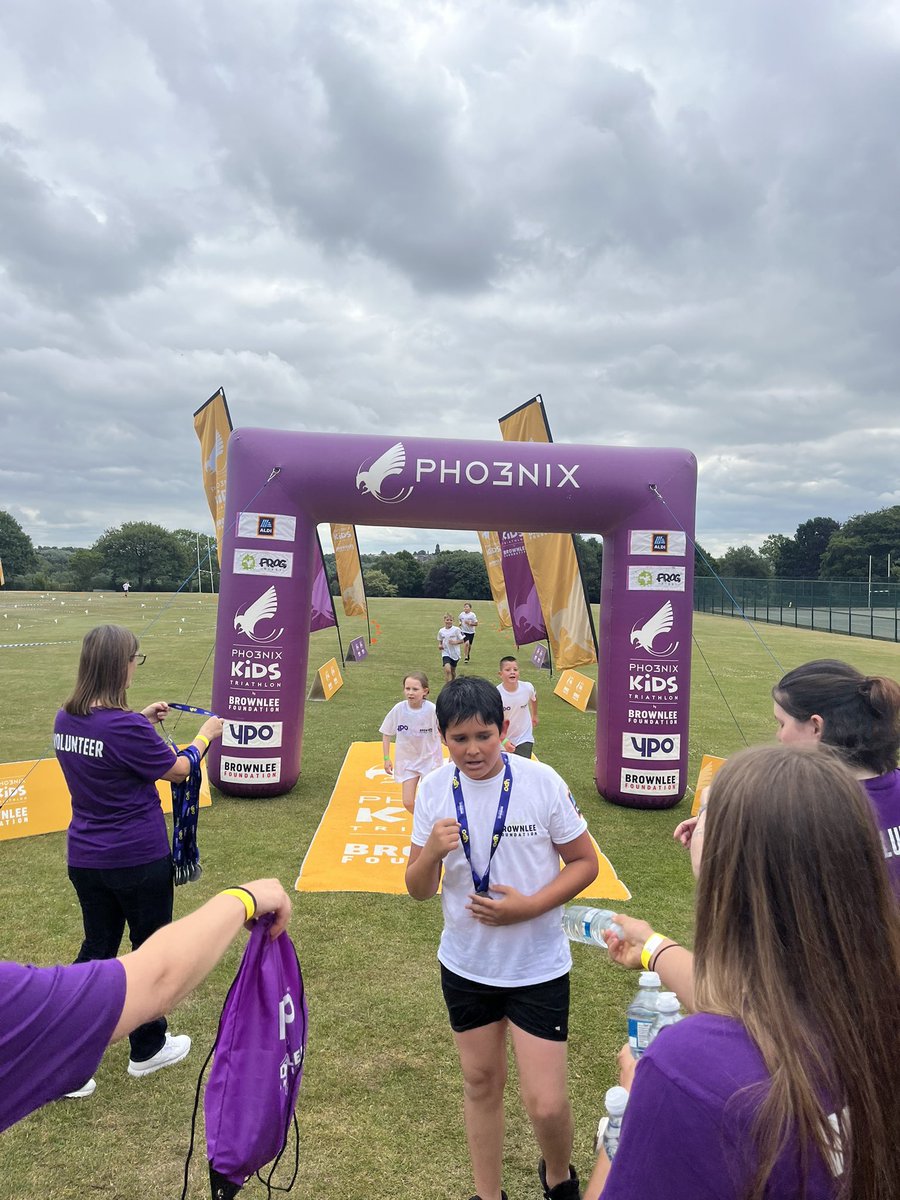 ElsecarPE's tweet photo. Finally we completed a run to finish off! We then received a goody bag with some nice healthy snacks. Well done everyone, you did such a great job! 🏊🏼‍♀️🚴🏾‍♀️🏃🏽‍♂️#ElsecarPE https://t.co/n5MiDUNzy8