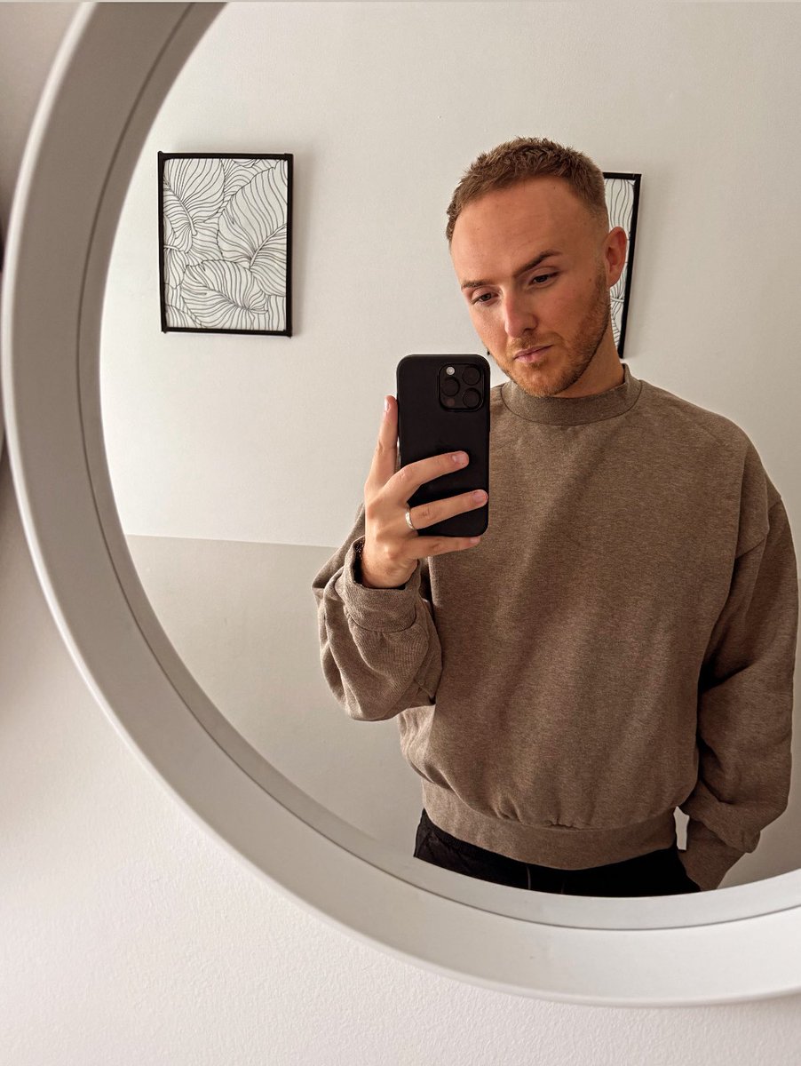 LMHOWARTH_'s tweet photo. Fresh fade 💇🏼‍♂️ 
#dayoff #haircut #mirrorselfies #gayuk https://t.co/yOf3Ya10oU