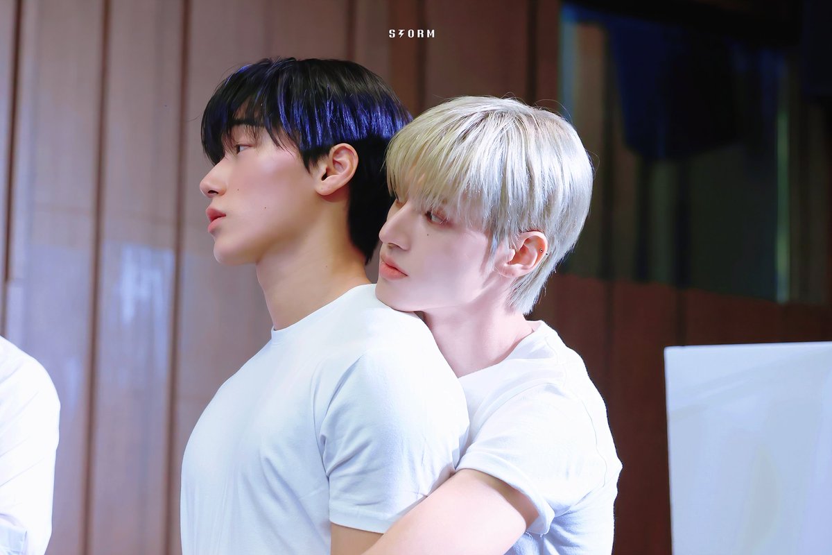 250621 미니팬미팅
#에이티즈 #우영 #산
#ATEEZ #WOOYOUNG #SAN