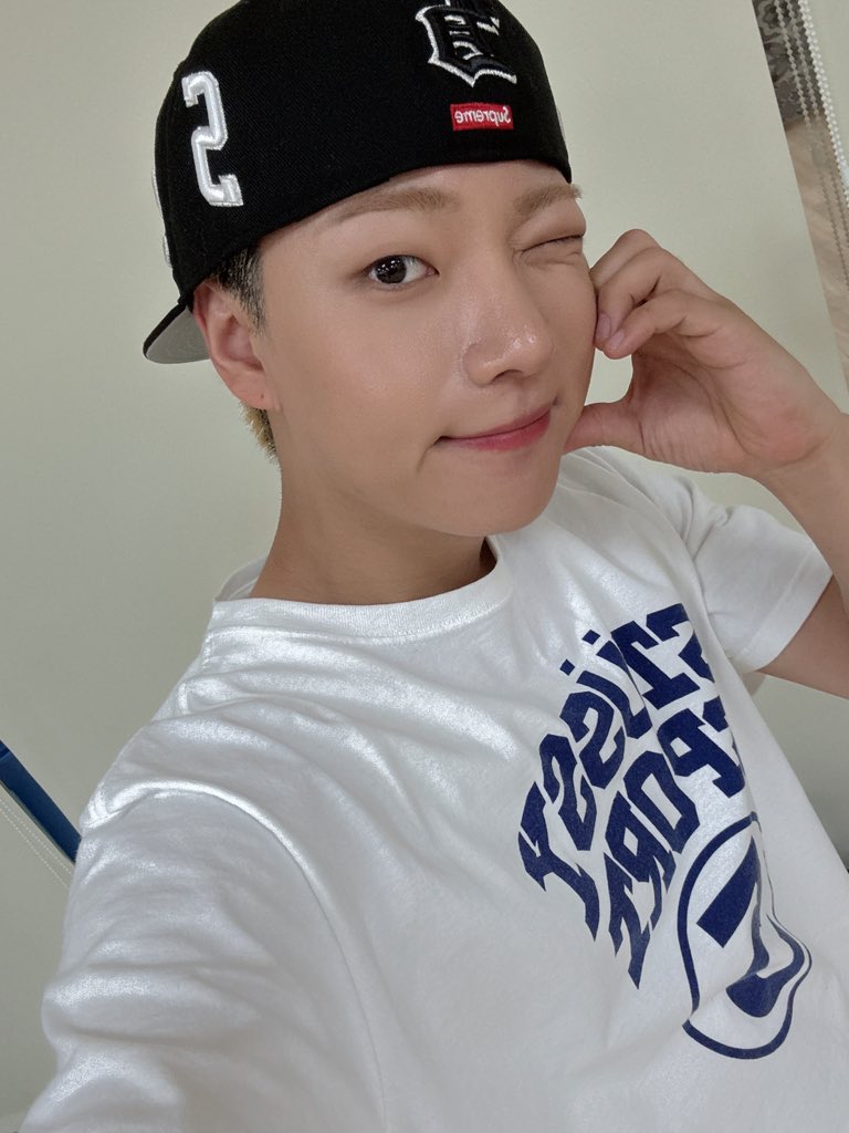 WM_ONOFF's tweet image. #이션

즐거웠다 대만!!