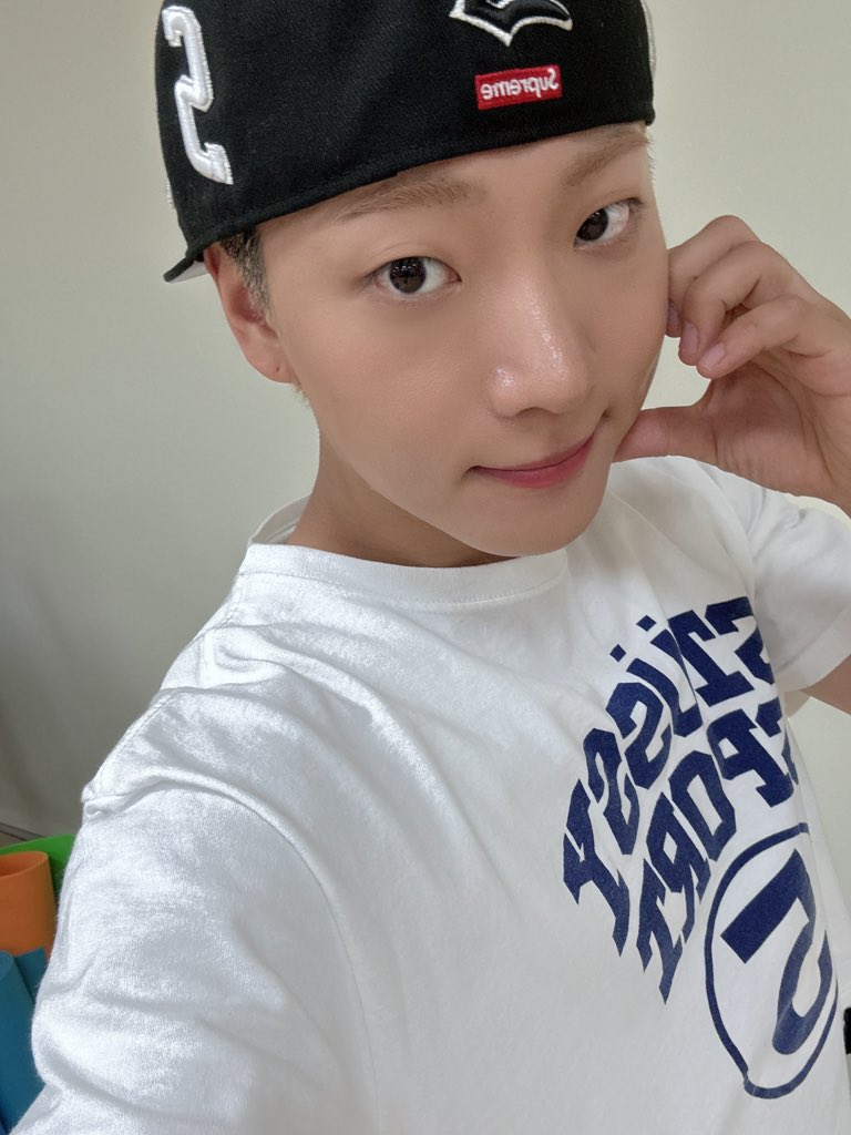 WM_ONOFF's tweet image. #이션

즐거웠다 대만!!
