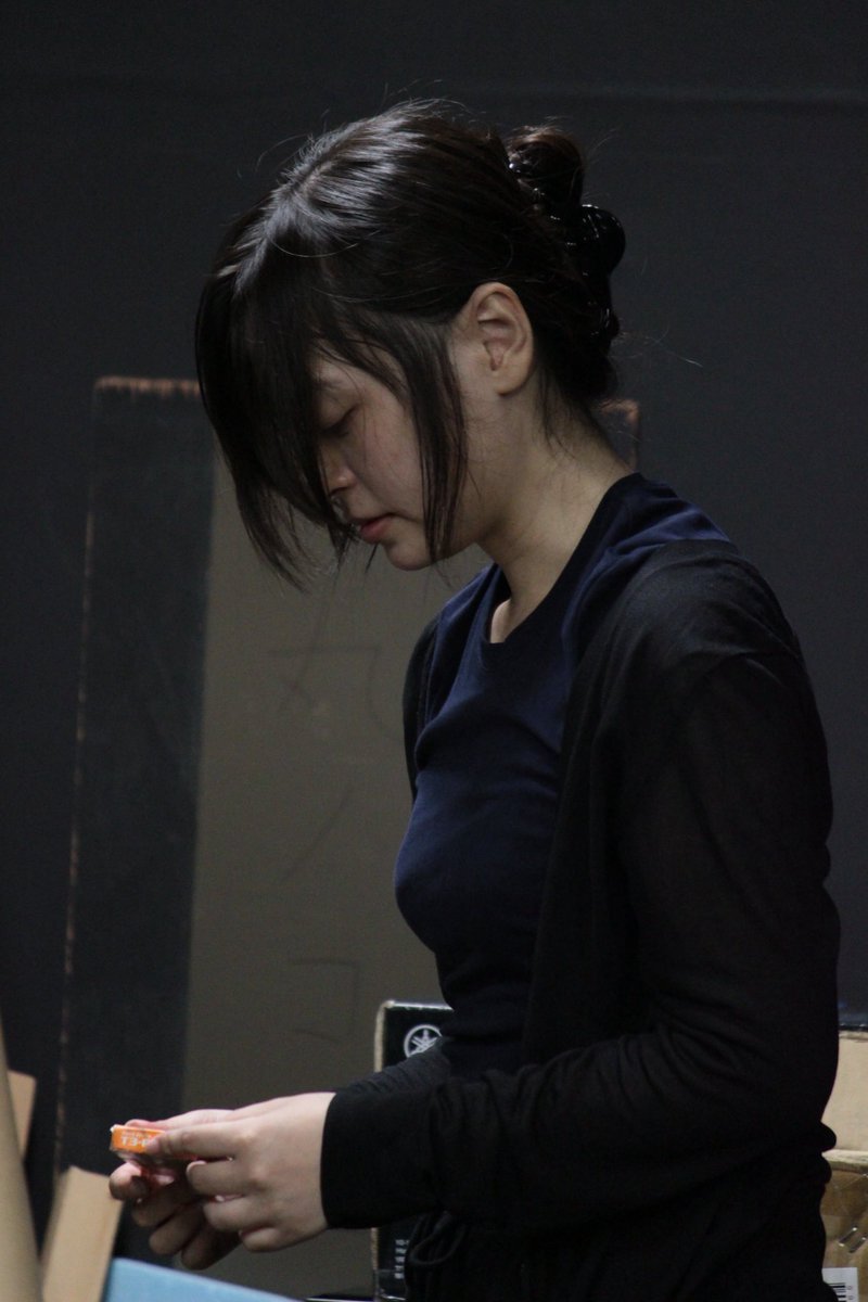 studio__en's tweet photo. ||◤初日まであと1日◢||

演劇集団円
スタジオ公演『#だれかの幸福』 
作/グンヤナホ

ゲネも終わり、いよいよ明日初日です！

◆上演時間：約1時間弱を予定

◆開場・受付：開演時間の30分前

◆現金のみとなっておりますので、なるべくお釣りの出ないようご協力お願いいたします🙇‍♀️ https://t.co/qt9nH3Y017
