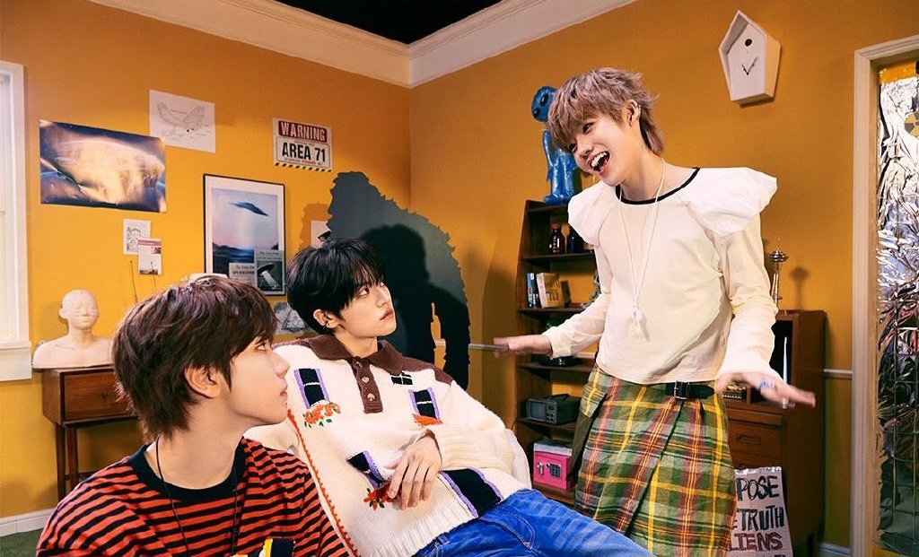 KENSHINGLOBAL's tweet image. CLOSE YOUR EYES 
The 2nd Mini Album '𝑺𝒏𝒐𝒘𝒚 𝑺𝒖𝒎𝒎𝒆𝒓'

👻Concept Photo
“𝙂𝙝𝙤𝙨𝙩 𝙝𝙤𝙪𝙨𝙚”

2025.07.09 6PM (KST)
Pre-save ➫ lnk.to/CYE_SnowySummer