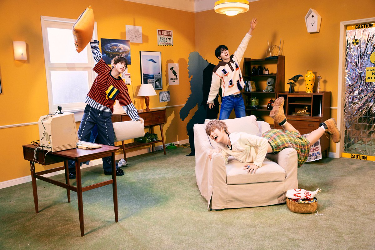 KENSHINGLOBAL's tweet image. CLOSE YOUR EYES 
The 2nd Mini Album '𝑺𝒏𝒐𝒘𝒚 𝑺𝒖𝒎𝒎𝒆𝒓'

👻Concept Photo
“𝙂𝙝𝙤𝙨𝙩 𝙝𝙤𝙪𝙨𝙚”

2025.07.09 6PM (KST)
Pre-save ➫ lnk.to/CYE_SnowySummer