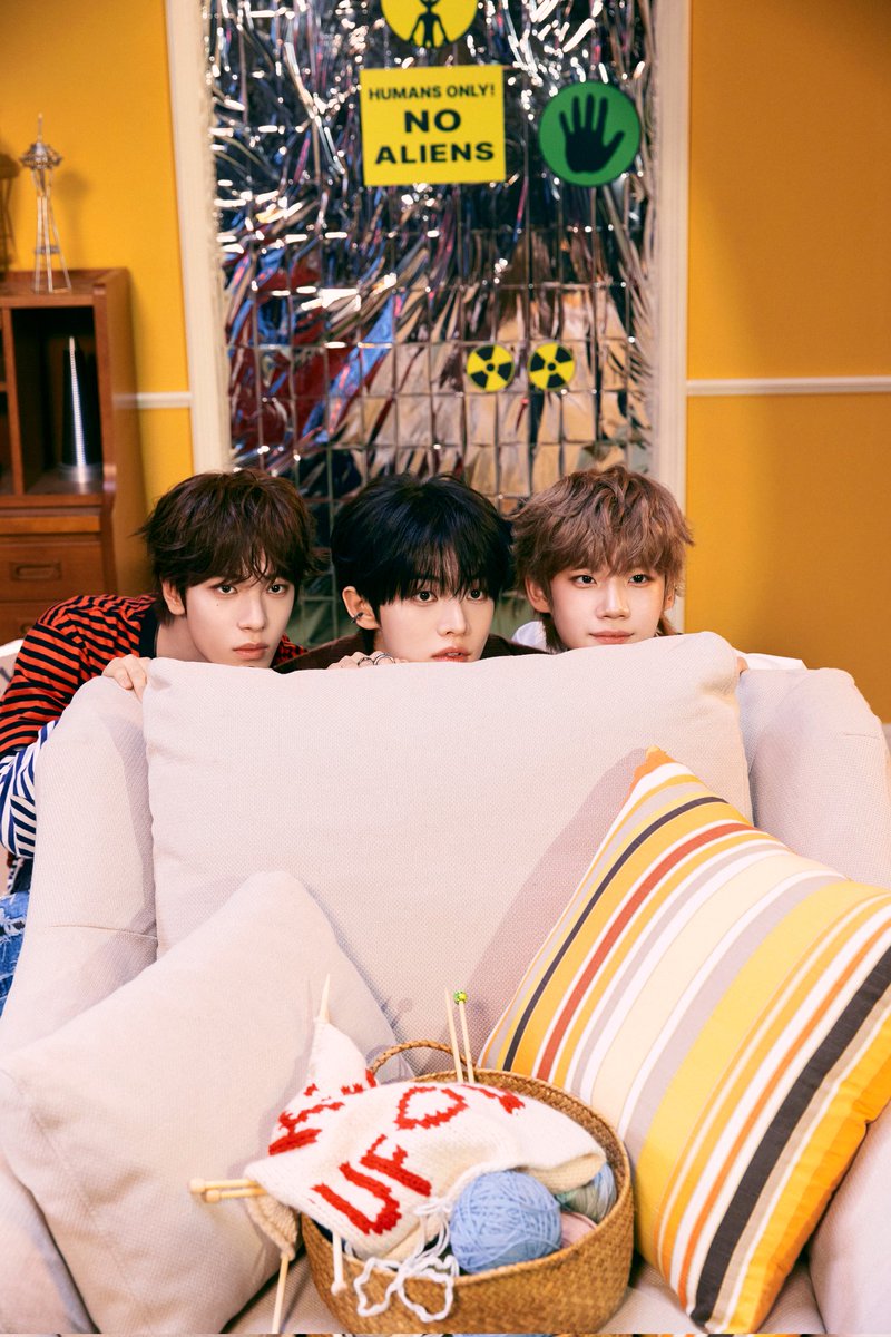 KENSHINGLOBAL's tweet image. CLOSE YOUR EYES 
The 2nd Mini Album '𝑺𝒏𝒐𝒘𝒚 𝑺𝒖𝒎𝒎𝒆𝒓'

👻Concept Photo
“𝙂𝙝𝙤𝙨𝙩 𝙝𝙤𝙪𝙨𝙚”

2025.07.09 6PM (KST)
Pre-save ➫ lnk.to/CYE_SnowySummer