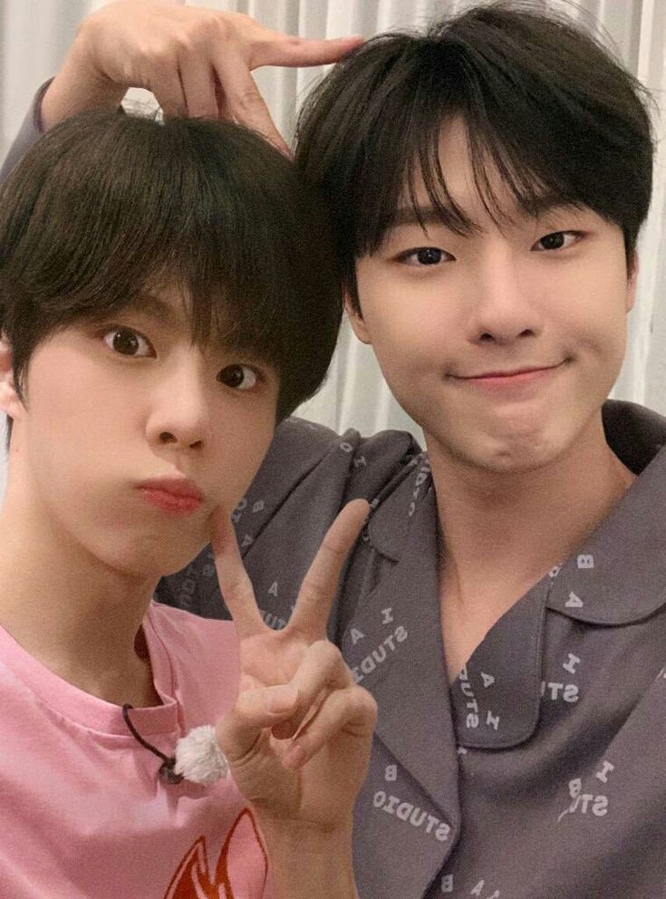 JMT_GOOD's tweet photo. 낮잠 자고 일어낫더니
승석이들이 신혼집에서 잠옷 입고 사진 찍어 보내준 거
아직도 믿어지지. 가 않냬
이제 벌써 다음달이면 연우(태명) 출산일이라니 https://t.co/Ya8Zz3iomF