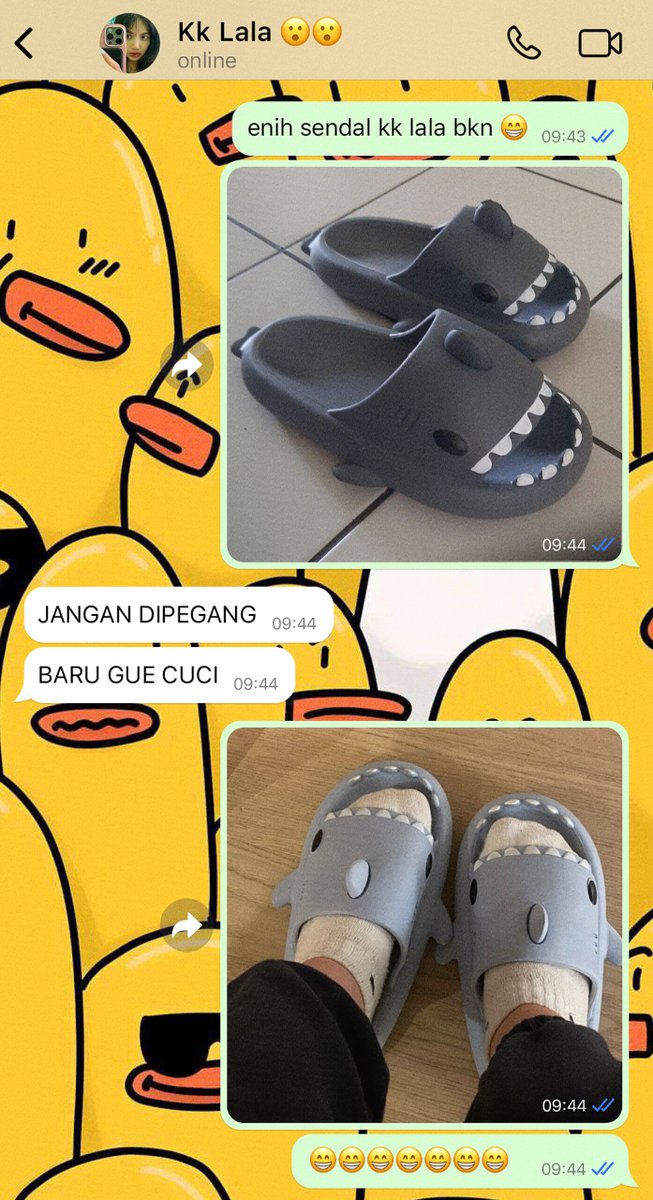 dearestwarm's tweet photo. [ JENLISA AU ]

— WOOLLEY.

Tak ada yang lebih menyebalkan bagi Laura, selain hanya harus meladeni keasbunan Jelly, anak dari ibu kos-kosan yang ditempatinya. https://t.co/E43oLhBzoL