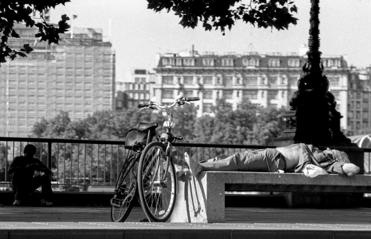 nikigorick's tweet photo. #CHILLING  in the #Heat Londoners of all types have ways of finding good #siesta spots.
#dogs #Naptime #London #snooze #snoozies #bicycle  #cycling #photograph @Londonist @LDN_Museum @LondonStone https://t.co/SgWHjV1jh3