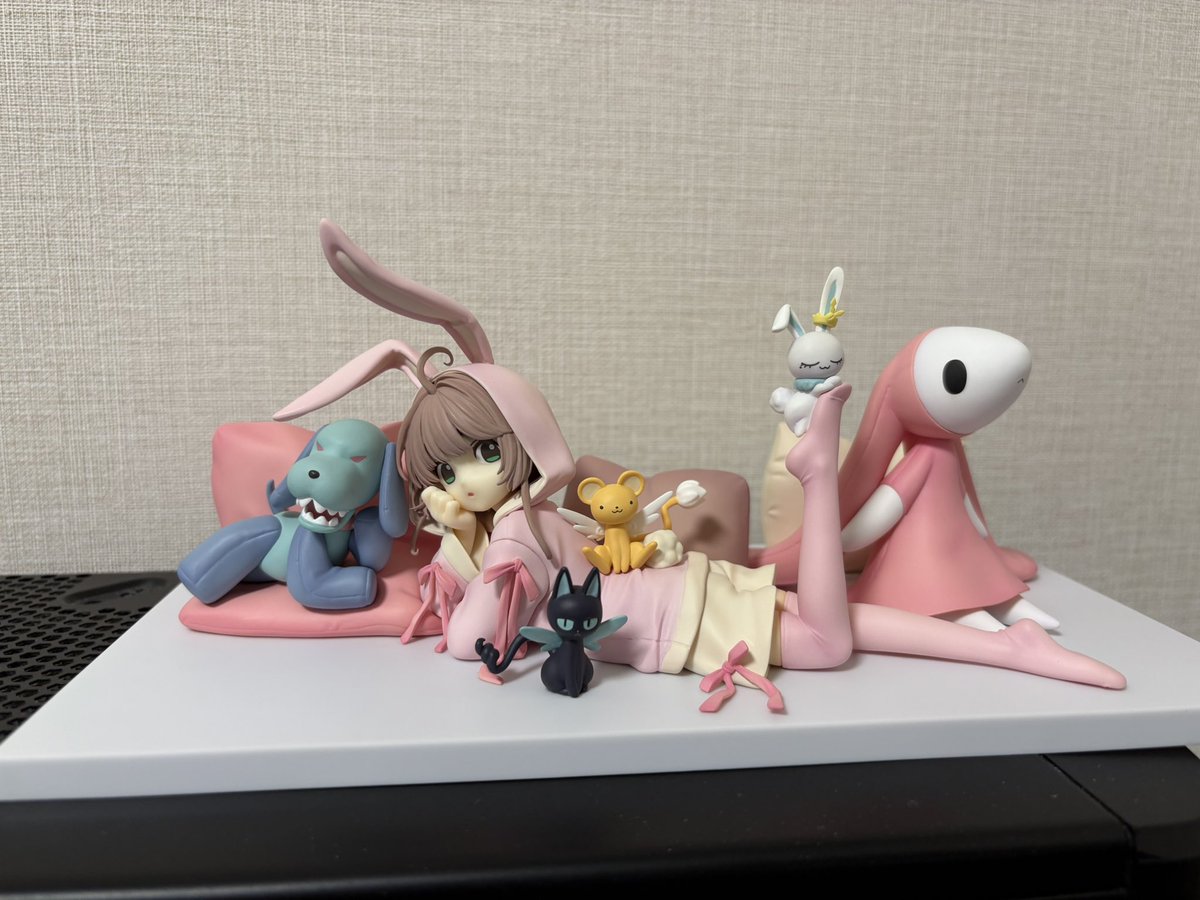sigsksk's tweet photo. 去年の夏のクランプ展の時買った完全受注フィギュアきちゃー！！！
顔が良い、かわいい！！ https://t.co/NB1qNbmIV4