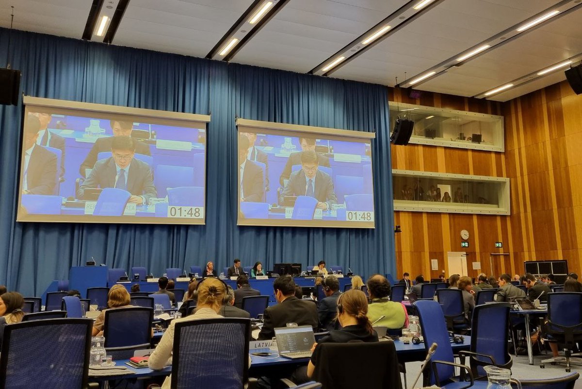 함상욱 대사는 6.25.(수) 제68차 외기권의 평화적 이용 위원회(COPUOS)에 참석, 기조발언을 하였습니다.

COPUOS는 외기권의 평화적 이용을 위한 국제협력 증진과 관련 탐사에 수반되는 법적 규범 창설을 목적으로 설립된 위원회로, 매년 비엔나에서 회의가 개최되고 있습니다.