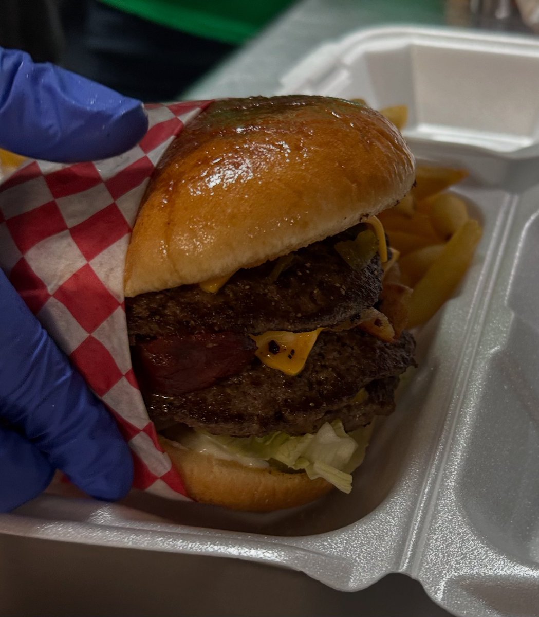_greasyburger_'s tweet photo. Fuel for the day! https://t.co/Hx6rcbxXmD