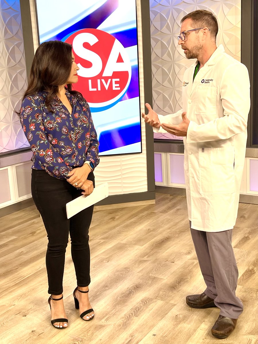 Rehearsing for live TV! Tip: Fire pit ashes can hide hot coals that kids walk thru 😬 Quick! 

Catch Dr. Chris Crane this morning on #SALive talking burn safety tips.

#firesafety #burnsafety #kidshealth