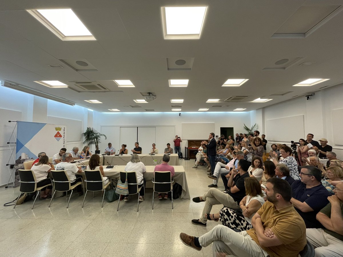 Pim Camprubí (@pimcamprubi) on Twitter photo Avui Albert Zanca ha tornat a ser escollit alcalde de Sant Pol de Mar amb els vots d <a href="/ERCSantPol/">Esquerra Sant Pol De Mar</a> la CUP i Mes Sant Pol. Serà un govern compromès i dialogant!
Tot al meu suport!
Moltes felicitats! Avui Albert Zanca ha tornat a ser escollit alcalde de Sant Pol de Mar amb els vots d <a href="/ERCSantPol/">Esquerra Sant Pol De Mar</a> la CUP i Mes Sant Pol. Serà un govern compromès i dialogant!
Tot al meu suport!
Moltes felicitats!