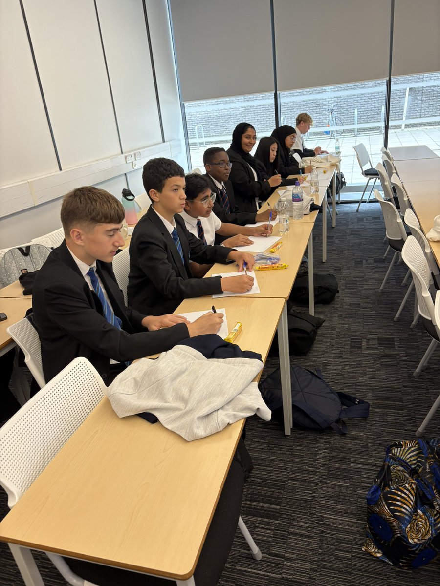 DerbyHighMaths's tweet image. Students were inspired during a workshop with @OfficialUoM alumnus @RachelCBeattie where she explained how maths helped her start her business and explored how she uses combinatorics in her unique dress designs.

@derbyhighbury @careauxofficial 

#enrichment #diversityinmaths