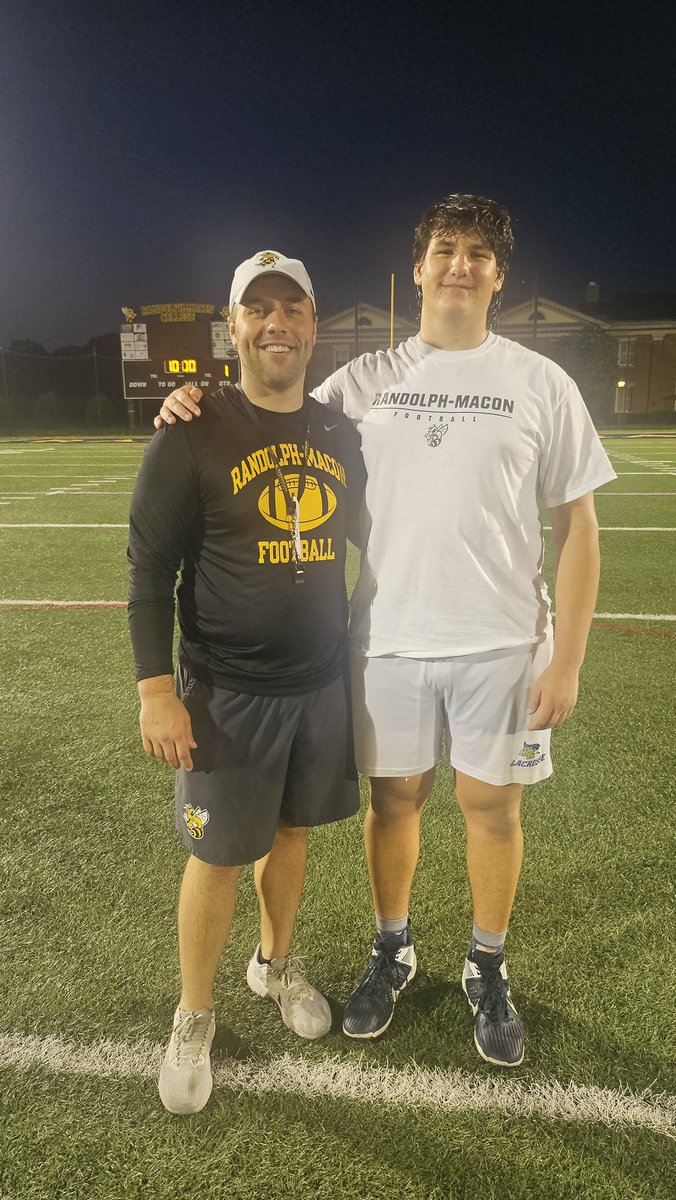 MiloWilkins_'s tweet image. Has a great time at the @RMCfootball camp last night! Thank you @CoachMcGeeRMC for helping me get better and coaching me up! Can’t wait to be back! @CoachMSzymanski @SouthLakes_fb