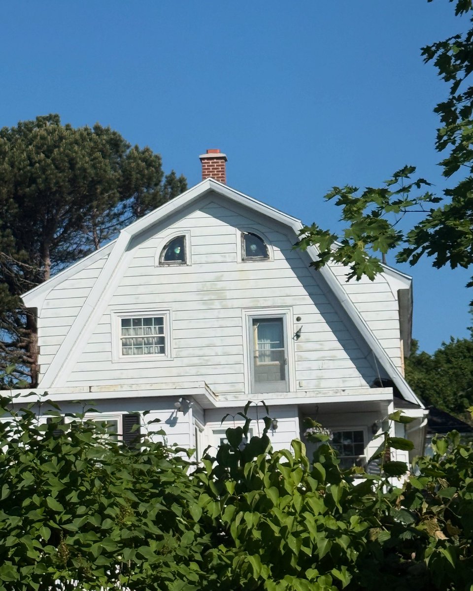 PPRIInc's tweet image. What infamous house comes to mind when you see windows like this?

Let us know in the comments below!

#PPRI #ParanormalCanada #HauntedVibes #CreepyWindows #ParanormalMystery #TrueParanormal #ParanormalHistory #UnexplainedPhenomena #HauntedArchitecture #HouseWithAStory