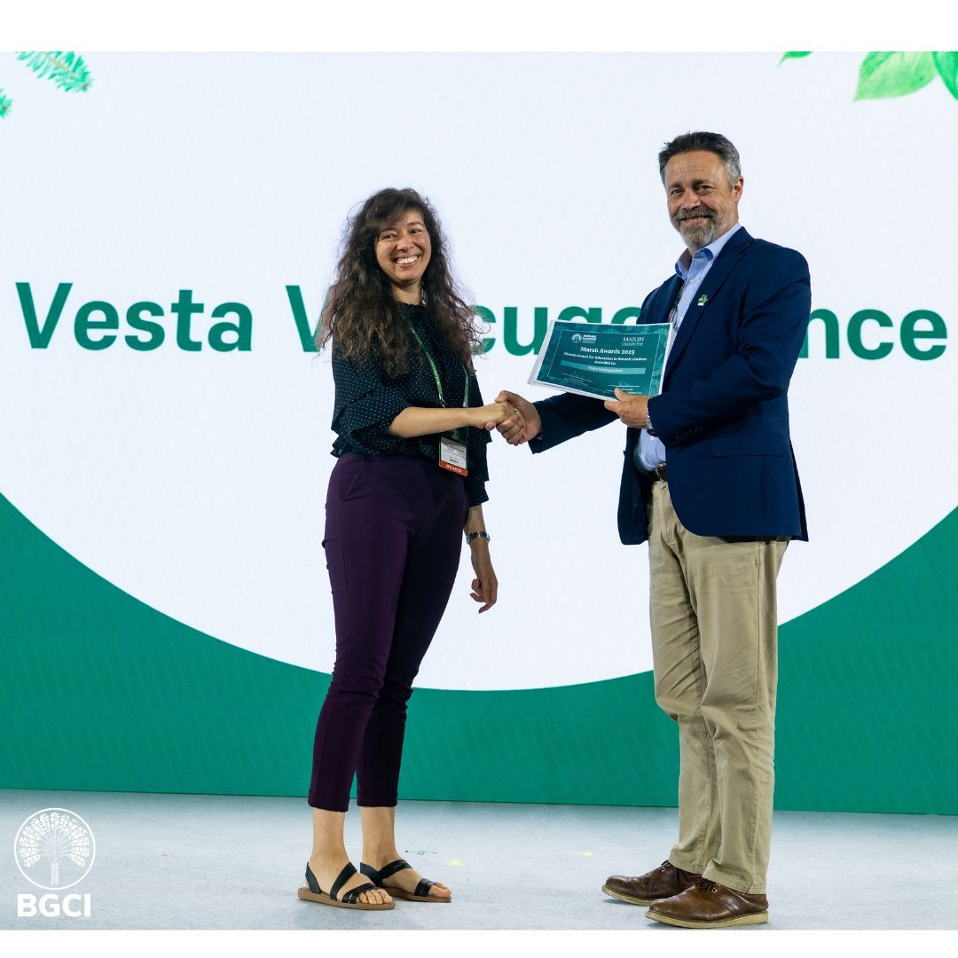 bgci's tweet image. Congratulations 🎉 to the 2025 Marsh Award winner for Education in Botanic Gardens Vesta Vančugovienė from Vytautas University Botanical Garden in Lithuania. Vesta received the award in person during the 11th ICEBG congress.
For more info buff.ly/jqk37Ll