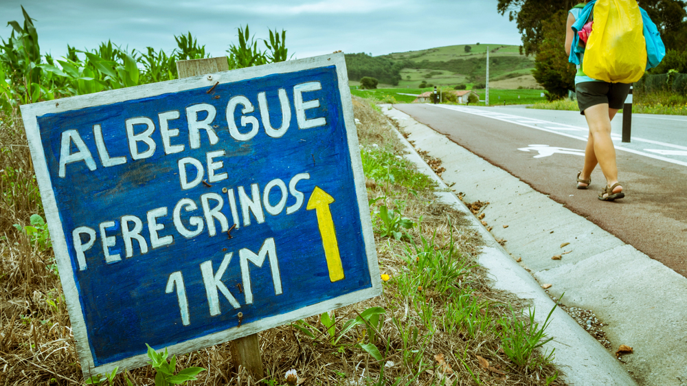 DGTes's tweet photo. 🚶🚴 Comienza la temporada alta del #CaminoDeSantiago y quizás no sepas que tenemos un apartado temático en nuestra web con numerosos consejos para aquellos que emprendan alguno de los tramos del Camino, ya sea en #bici, como #peatón o #ACaballo. Aquí👉  https://t.co/8K9JXeWNZQ https://t.co/9kSUryu9T1
