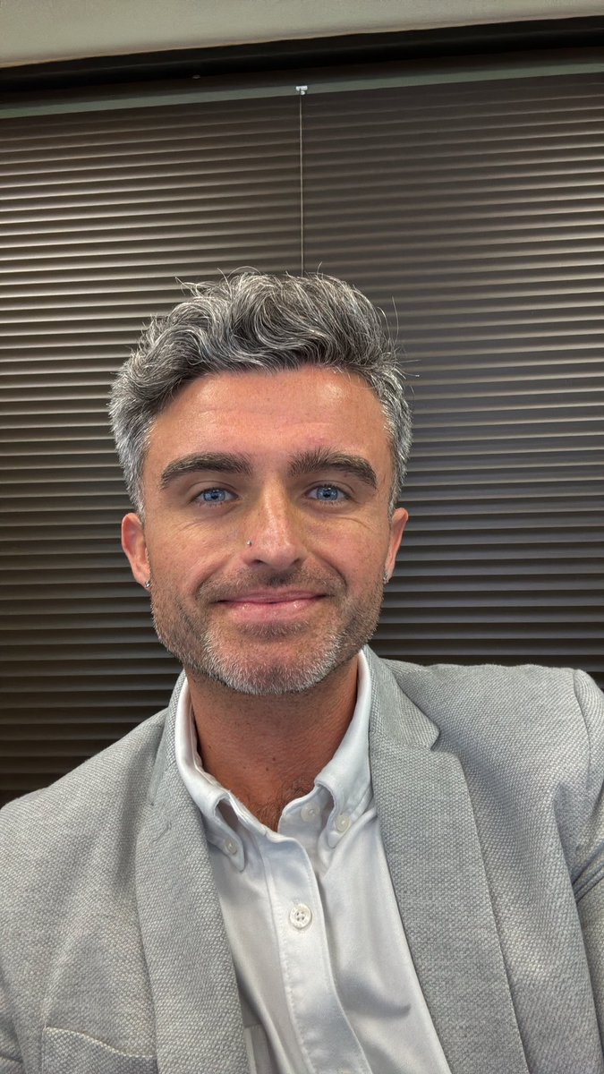 syndicate tweet media