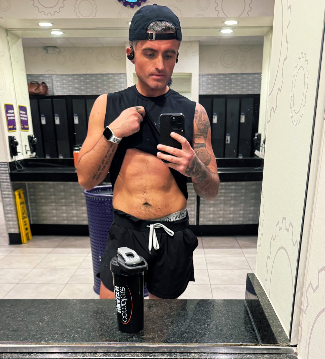 syndicate tweet media