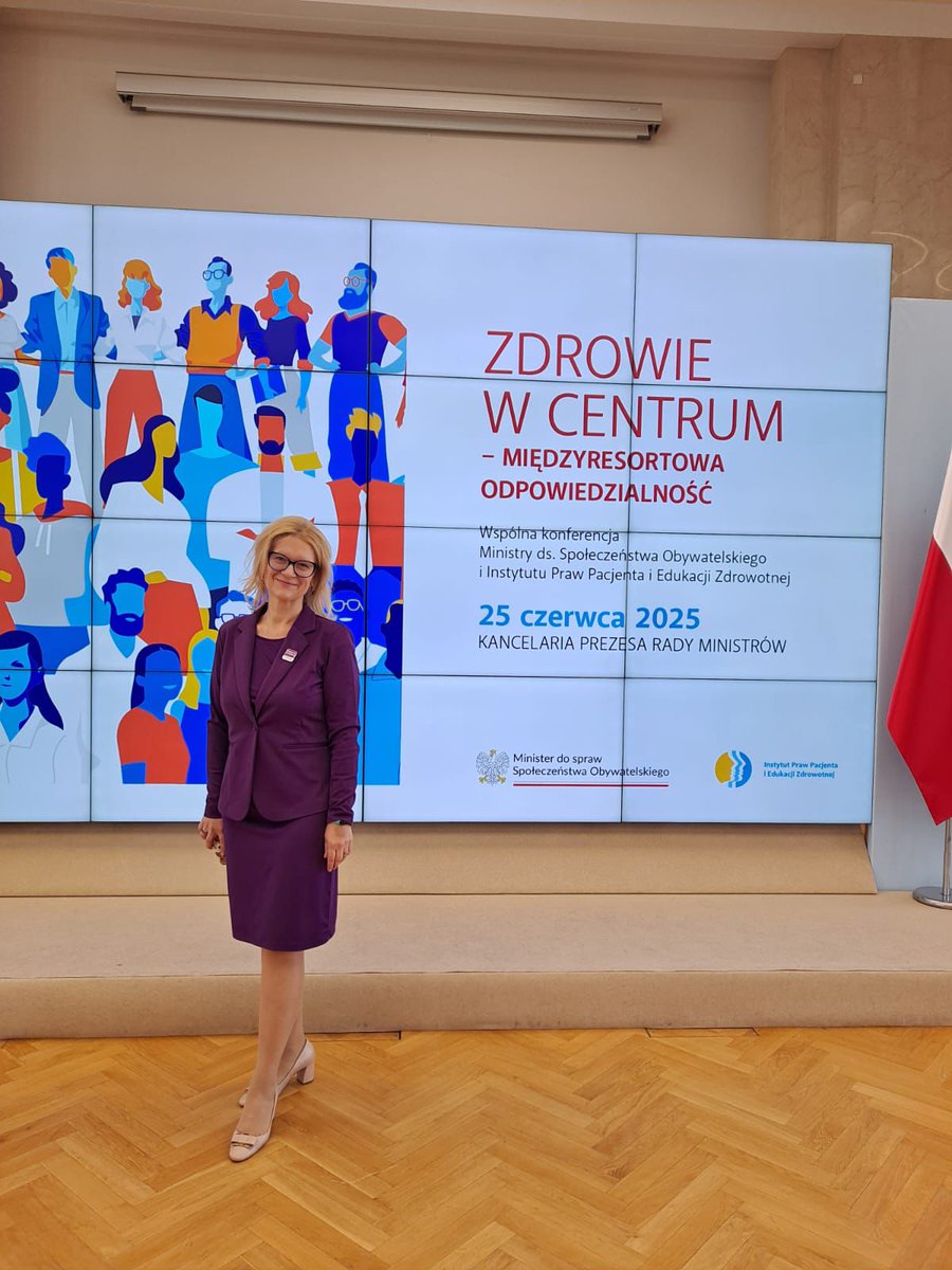 Zdrowieiedukac1's tweet photo. Uczestniczymy w naradzie z ekspertami i organizacjami pacjentów #zdrowiewcentrumuwagi w Kancelarii @PremierRP
Dziękujemy za zaproszenie Min. @PorowskaAdriana @M_dsSO  oraz @Instytut_IPPEZ i @RzeczPacjenta 
#zdrowie #profilaktyka #otyłość #zdrowiepubliczne https://t.co/X4CnxKStp8