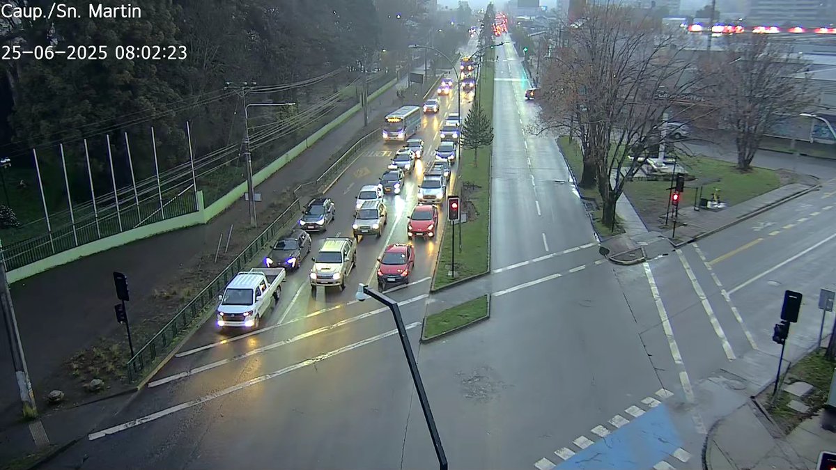Ahora (08:02) Situación del tránsito en Av. Caupolicán #Temuco <a href="/MTTLaAraucania/">SeremiTT Región de La Araucanía</a>