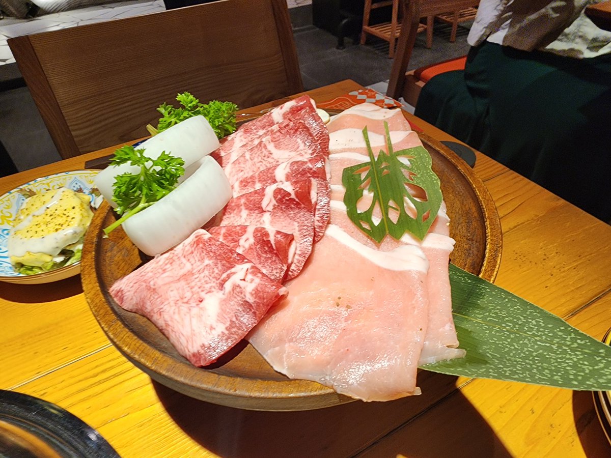 TabikoboV's tweet photo. 昨晩は新しくできた日系焼肉店のU444へ。落ち着く空間やコスパの良さ、ホスピタリティなどリピートしたくなる感じです。
#ホーチミン #焼肉 #U444 https://t.co/mEi23TG8Df