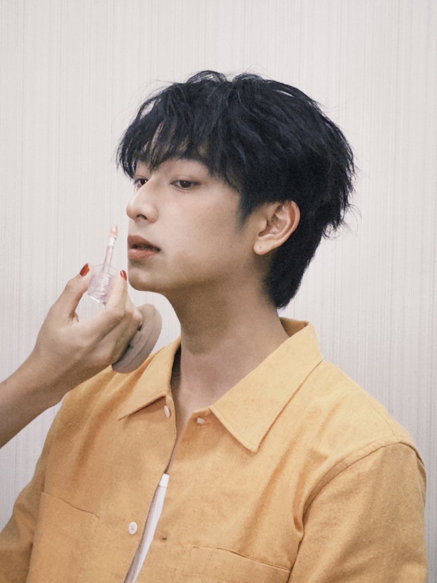 ใครดูไลฟ์อยู่บ้างงง 

 #MaybellinexChimon
