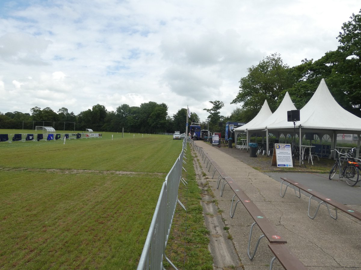 NieuwsAduard's tweet photo. Vanaf 15:00 is publiek welkom in Aduard, en vanaf 16:00 beginnen de paardenkoersen, alles is bijna in gereedheid voor één van e twee grootste sportevenementen in ons dorp. #evenement #paardenkoersen #Aduard #paarden #westerkwartier #topdag #feest https://t.co/aJlv5vWis3