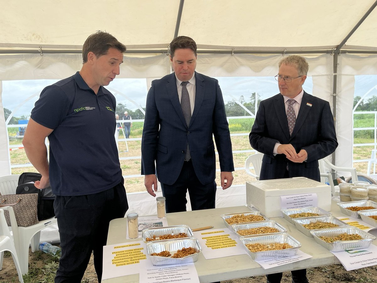 Martin Heydon TD, Minister for Agriculture, Food and the Marine was given an overview of protein crops and developing added value for Irish protein crops by Teagasc colleagues at the Crops and Technology Open Day today.
#cropsandtechnology