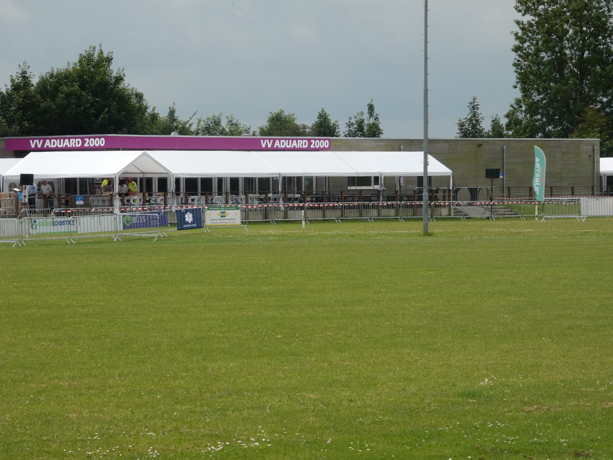 NieuwsAduard's tweet photo. Vanaf 15:00 is publiek welkom in Aduard, en vanaf 16:00 beginnen de paardenkoersen, alles is bijna in gereedheid voor één van e twee grootste sportevenementen in ons dorp. #evenement #paardenkoersen #Aduard #paarden #westerkwartier #topdag #feest https://t.co/aJlv5vWis3
