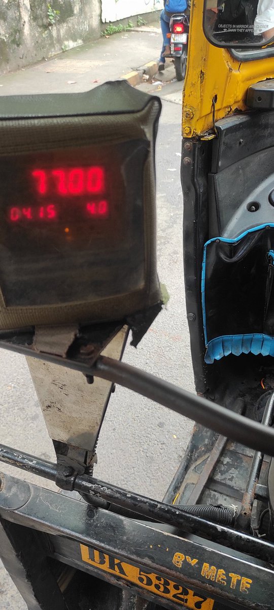 RyanSequeira26's tweet photo. @MTPHereToHelp  Auto Rickshaw meter tampering boarded the rick from chandivali to Midc andheri. Meter has a blinking dot when running and the same turns off when stops https://t.co/GV2q18bIbY