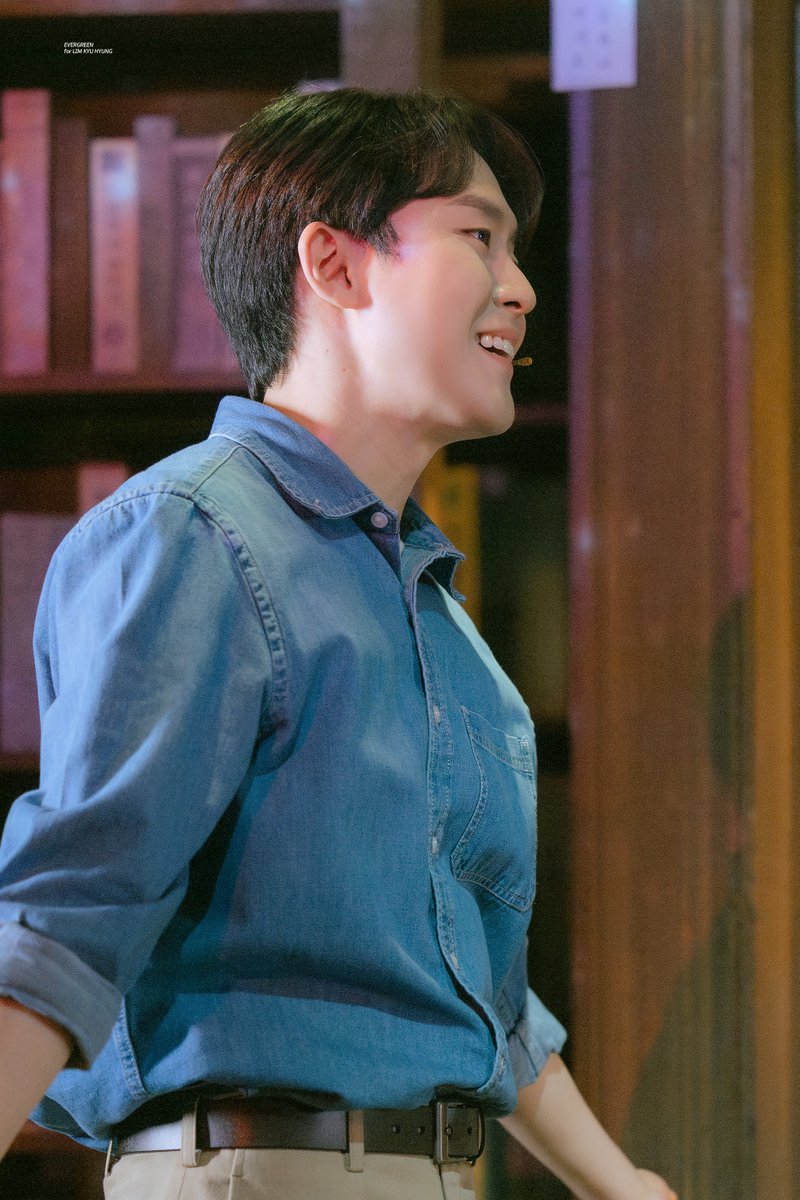250606 소란스러운 나의 서림에서 스페셜 커튼콜 데이
#임규형

결말은 해피엔딩✨