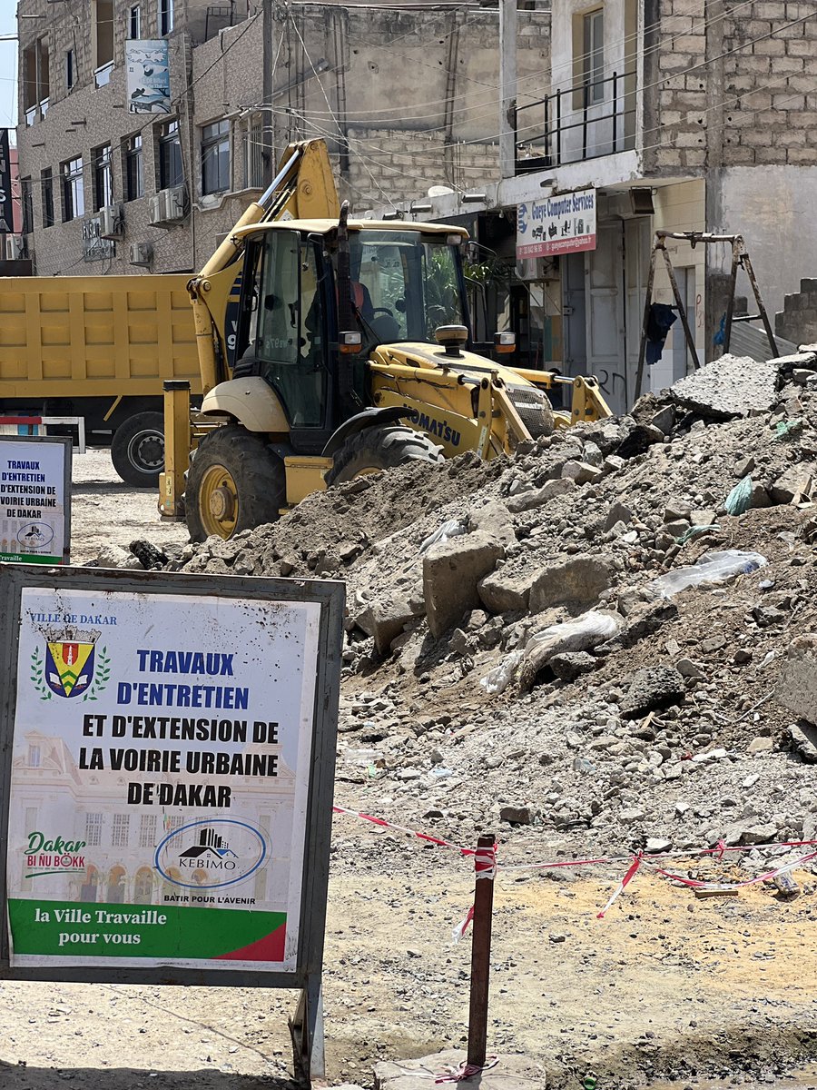 Kebimo_SA's tweet photo. Liiy Taaral Dëkk bi Mooy Sunu Yitté !👌🏽

Nous sommes à Fass dans m le cadre des Travaux D’entretien et D’extension de la voirie urbaine de Dakar.🛣️

La transformation prend forme petit à petit. Tout est minutieusement mesuré afin d’avoir un résultat de qualité.

#Kebimo_Sa #BTP https://t.co/xcsgZm9D0l