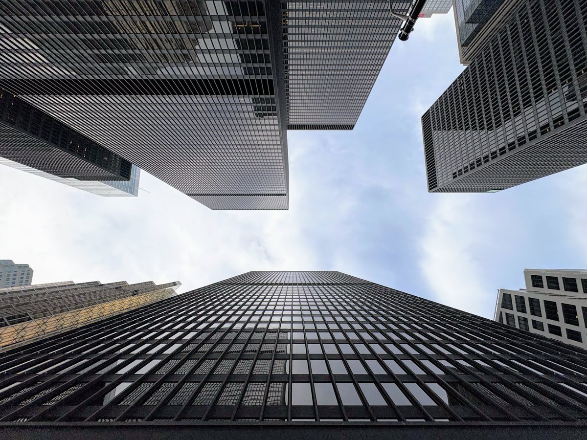 Let’s continue our casual examination of the #Toronto skyline, shall we?

I was wandering through the downtown core on a quiet Saturday morning, actively looking for inspiration high above. I rather enjoyed the peaceful solitude of forcing all those straight lines to behave.