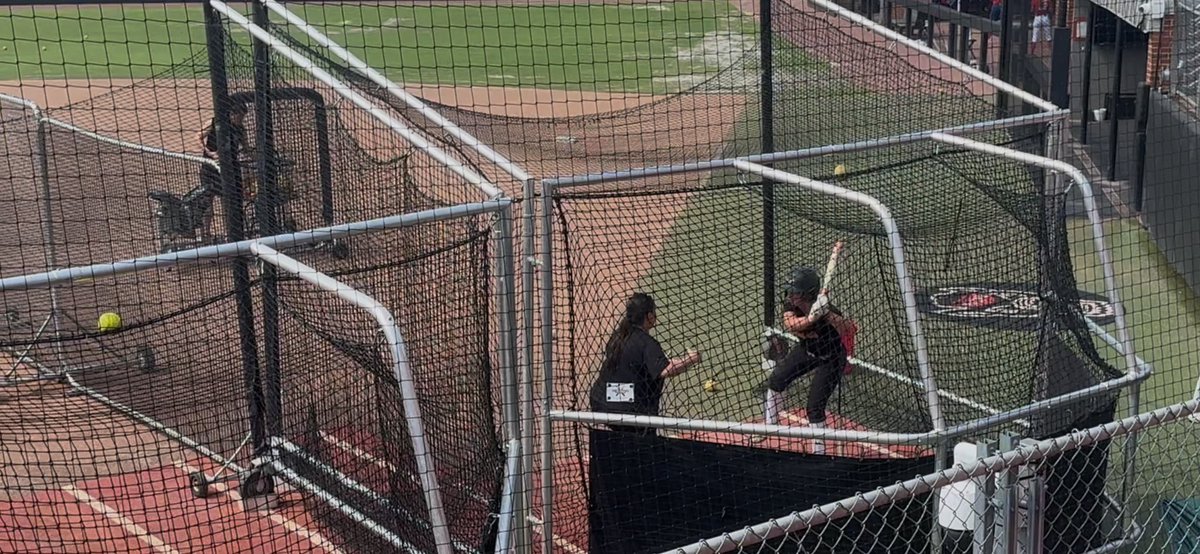 JChapman2029's tweet photo. Had an awesome time at the NC State Hitting Clinic! 🥎 Big thanks to the @packsbcamp staff and coaches for the energy, knowledge, and encouragement. Grateful for the opportunity to learn from the best! 🔴⚫ #GoPack #PackSoftball https://t.co/Uav4qLOg1M