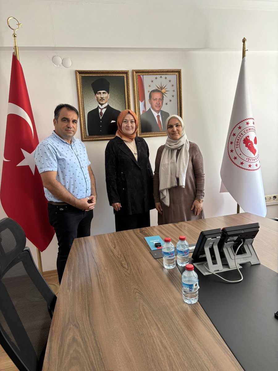Ümitköy Kız Anadolu İmam Hatip Lisesi Gençlik ve Spor Kulübü Derneği adına ziyaretime gelen Nur Şeker hanıma ve TÜZDEV Ankara Başkanı Kenan Kılınç Beye teşekkür eder, çalışmalarında başarılar dilerim.