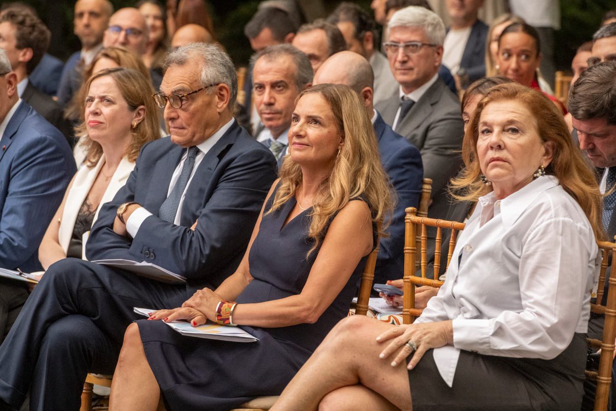 Susana Sumelzo Jordán (@ssumelzo) on Twitter photo En <a href="/ItalyinSPA/">Italy in Spain</a> en la presentación del “Barómetro sobre Clima y Perspectivas de la Inversión Italiana en España”, de <a href="/CCISMadrid/">CCIS Madrid</a> he destacado la fortaleza de los vínculos entre la Unión Europea y América Latina y el Caribe, donde España puede servir de nexo a las empresas. En <a href="/ItalyinSPA/">Italy in Spain</a> en la presentación del “Barómetro sobre Clima y Perspectivas de la Inversión Italiana en España”, de <a href="/CCISMadrid/">CCIS Madrid</a> he destacado la fortaleza de los vínculos entre la Unión Europea y América Latina y el Caribe, donde España puede servir de nexo a las empresas.