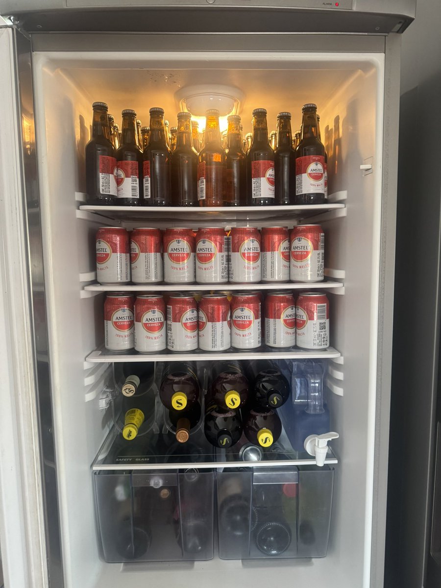 chipiron_eth's tweet image. Food is overrated, rate my fridge.