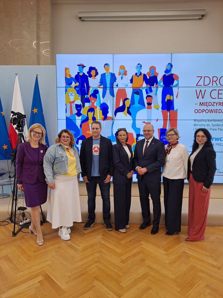 Zdrowieiedukac1's tweet photo. Liczymy i mamy nadzieję, że postulaty te zostaną wdrożone - tu potrzeba zaangażowania najwyższych decydentów @donaldtusk  oraz @MZ_GOV_PL @Leszczyna @WojciechKoniec4 #zdrowie #profilaktyka #otyłość #zdrowiepubliczne https://t.co/OJOZOgSuGo
