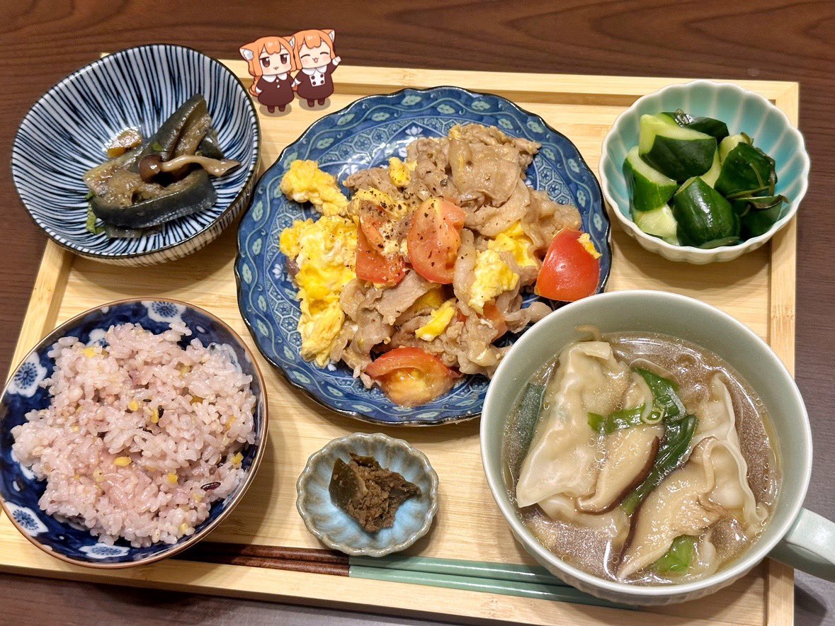 おゆはん。
トマトと卵と豚肉の炒め物大好き◎