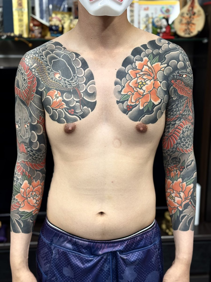 ryukeitattoo's tweet photo. 蛇と牡丹
仕上がりました🙇‍♂️

https://t.co/du00TYy7LA https://t.co/9XCl5uoehI
